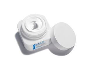 面霜與個(gè)人護(hù)理電器 護(hù)膚品與設(shè)備的完美協(xié)同